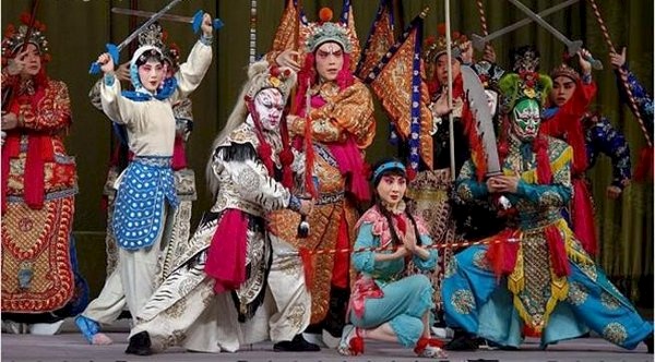 舞台上风光背后的艰辛 成为京剧演员要吃多少苦?-京剧新闻-一个专门为广大京剧迷和票友们建立的线上平台