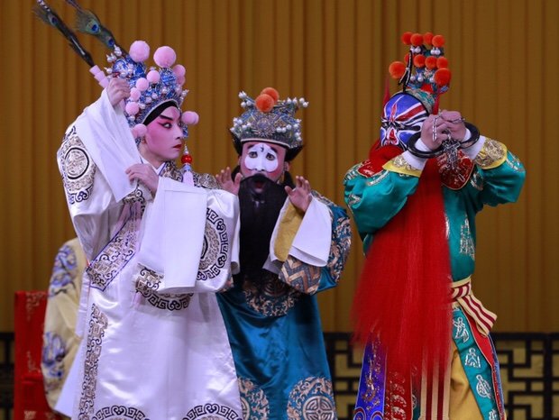 上海京剧院演出京剧《锁五龙》