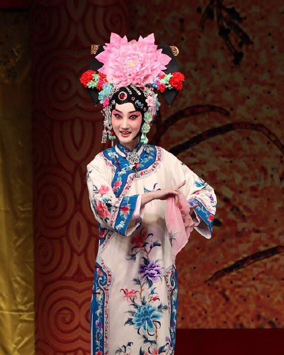 窦晓璇饰演曹月娥,韩胜存饰演李克用,北京京剧院演出京剧《珠帘寨》