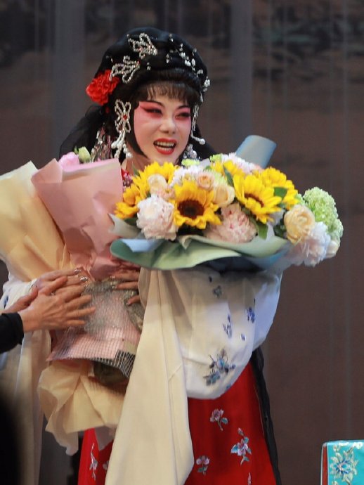 祝贺熊明霞老师荣获第30届中国戏剧梅花奖-京剧新闻-pop京剧e舞台